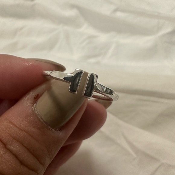 Tiffany T Wire Ring 18K White Gold - Picture 5 of 7